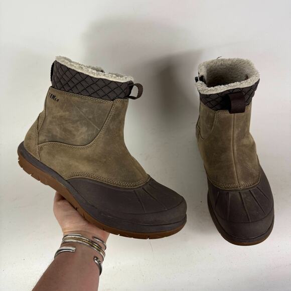 L.L. Bean Storm Chaser Boots Women's 9.5 Olive Green Leather Side Zip Waterproof - Picture 1 of 10
